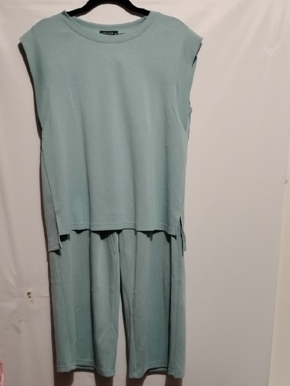 OFEEFAN Sleeveless Mint Two-Piece Lounge Set